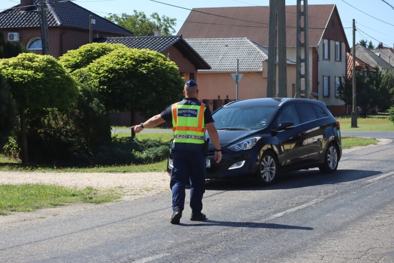 Egy hét alatt közel ezer gyorshajtót mértek be a rendőrök vármegyénk útjain