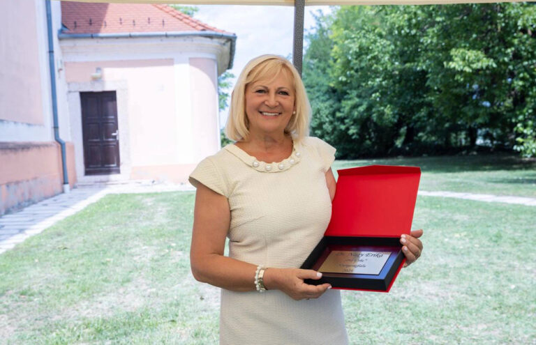 Pro Urbe emlékérmet adtak át Nyergesújfaluban