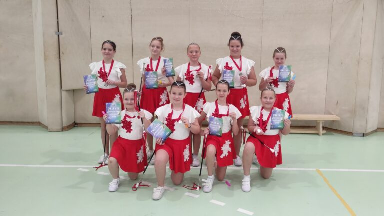 Ezüst minősítést szereztek a csolnoki mazsorettesek