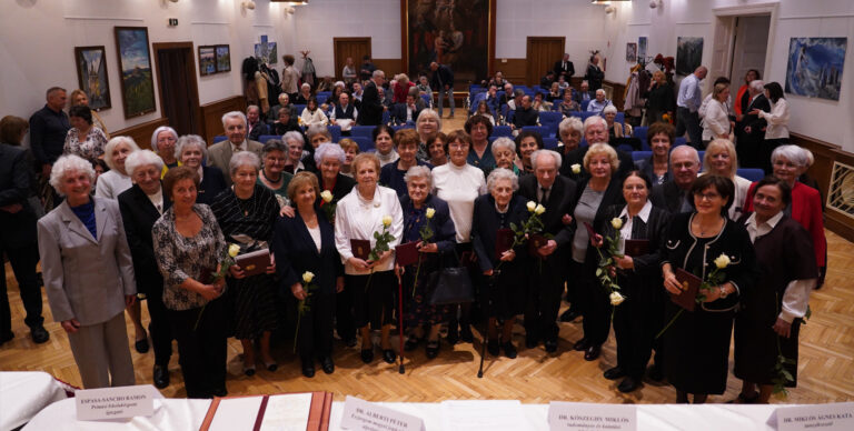 Ünnepi díszdiploma-átadó a Pázmány BTK-n