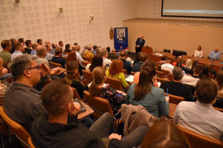 Munkavédelmi továbbképzést tartottak a vármegyei kormányhivatalban