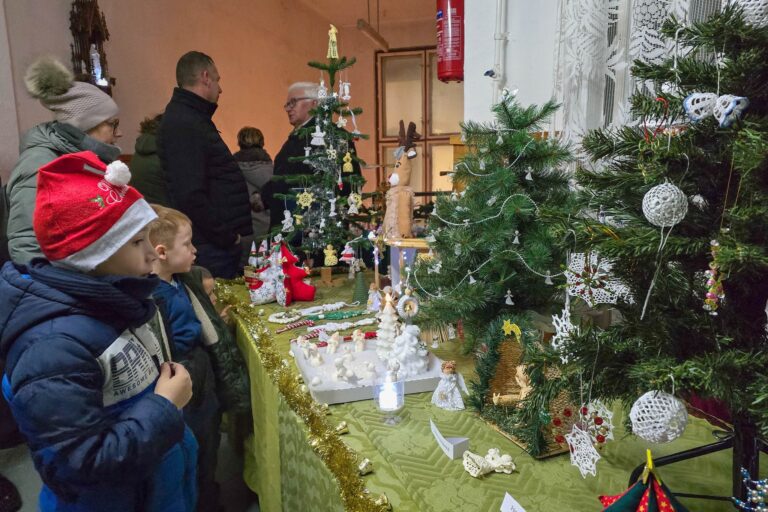 Adventi kiállítás nyílt a Tokodi Értékek és Gyűjtemények Házában
