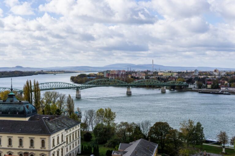 Esztergom legszebb kilátói: panorámák a Dunára