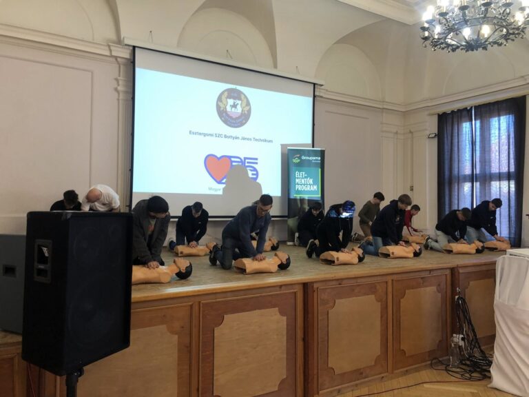 Közel ötszázan tanultak újraéleszteni a Bottyánban