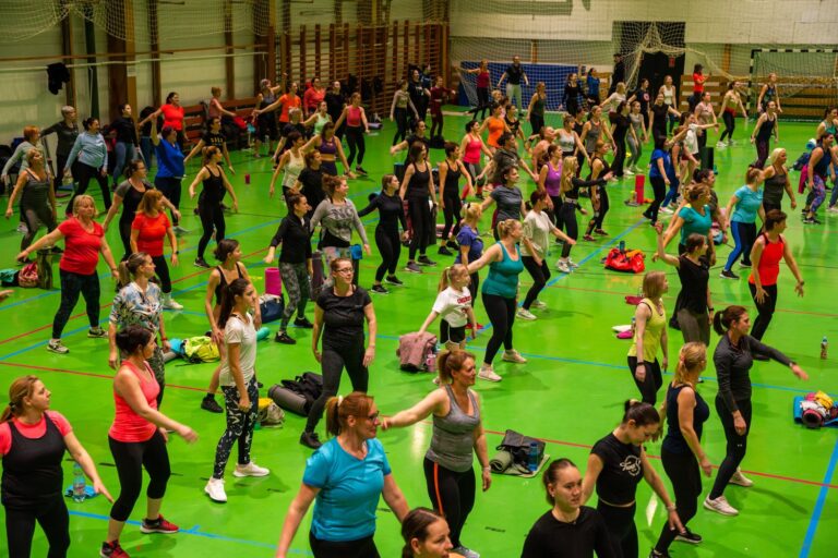 Kétszáz embert mozgatott meg Dorogon Rubint Réka és Schobert Norbert