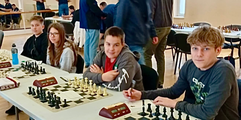 Két fordulón vannak túl a dorogi sakkozók