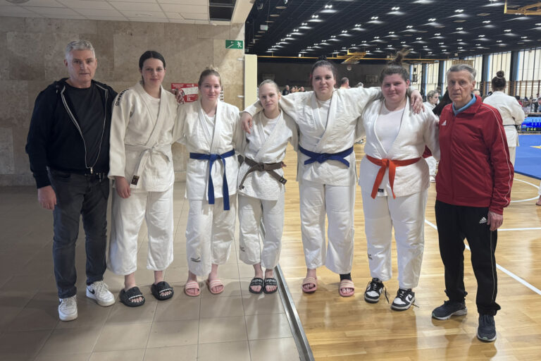 Fiatalok és tapasztalt versenyző is bizonyított: szép leányvári judós eredmények