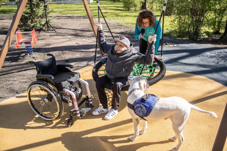 Átadták a befogadó játszóteret Dorogon