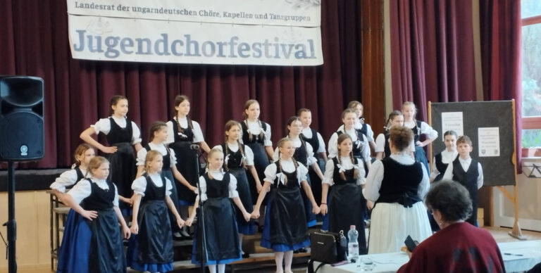 Kiemelt arany minősítést nyert a dorogi Zrínyi iskola kamarakórusa