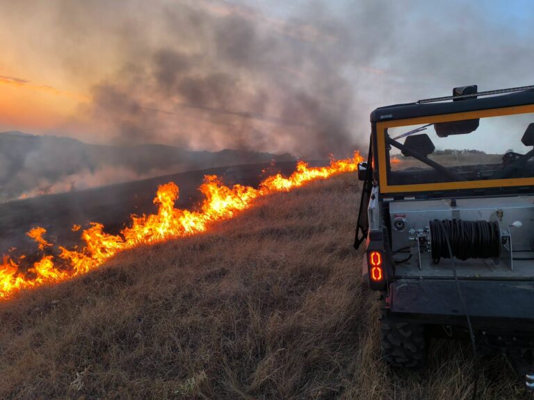 Nagy füsttel égett a hegy Dágon