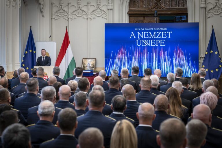Helyi rendőr munkáját ismerték el nemzeti ünnepünk alkalmából